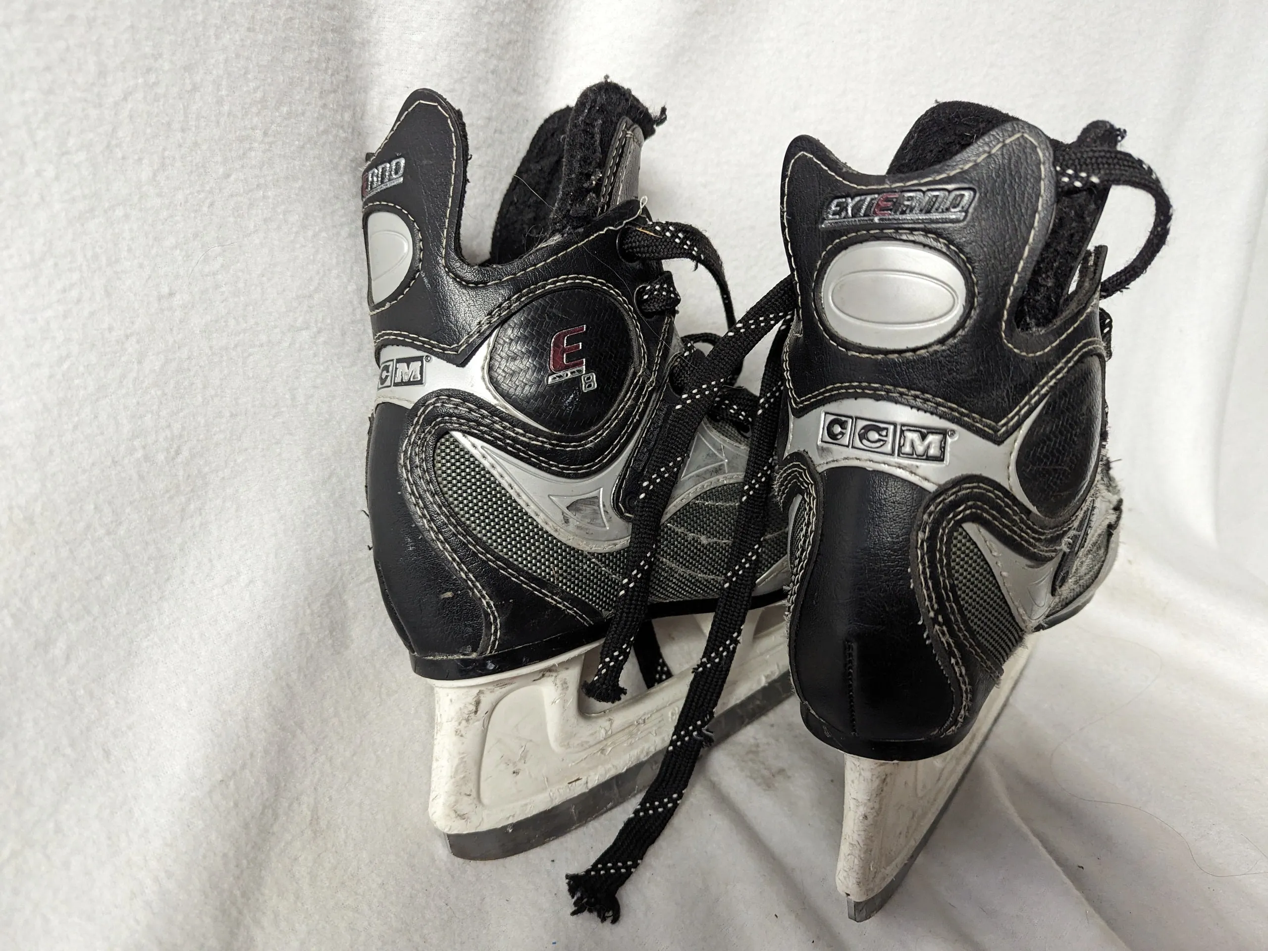 CCM Externo Youth Hockey Ice Skates Size 3 Color Black Condition Used