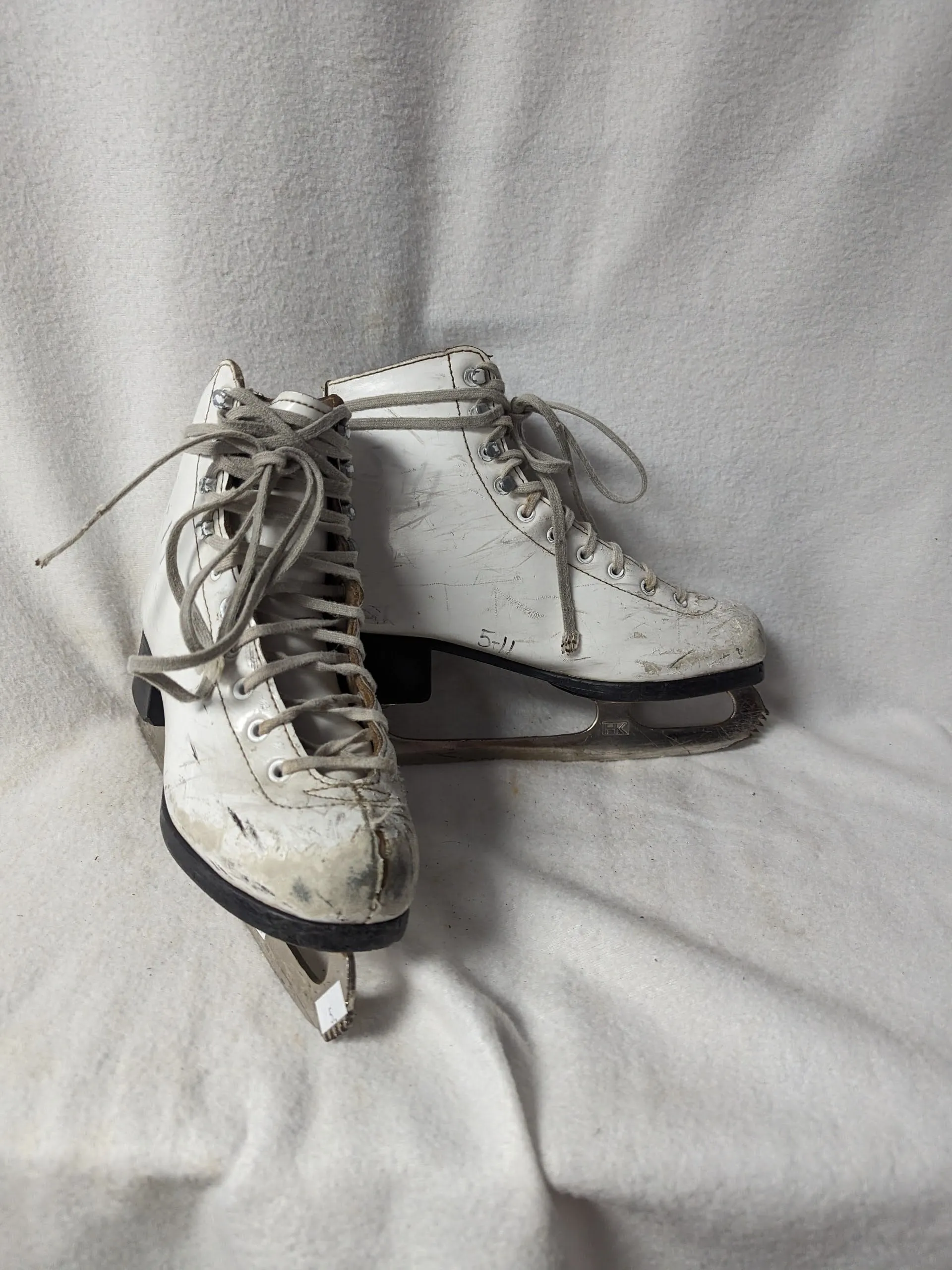 Figure Ice Skates Size 5 Color White Condition Used