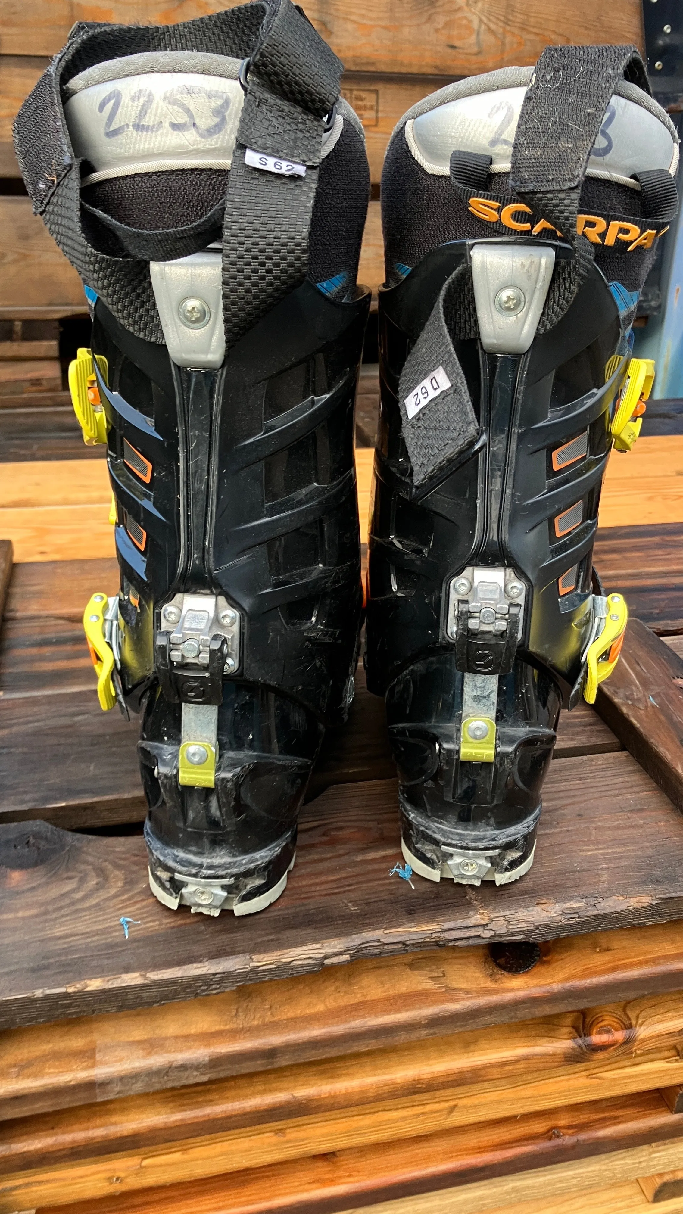 Italian Scarpa Vector Touring Ski Boots - in good condition but with two structural faults