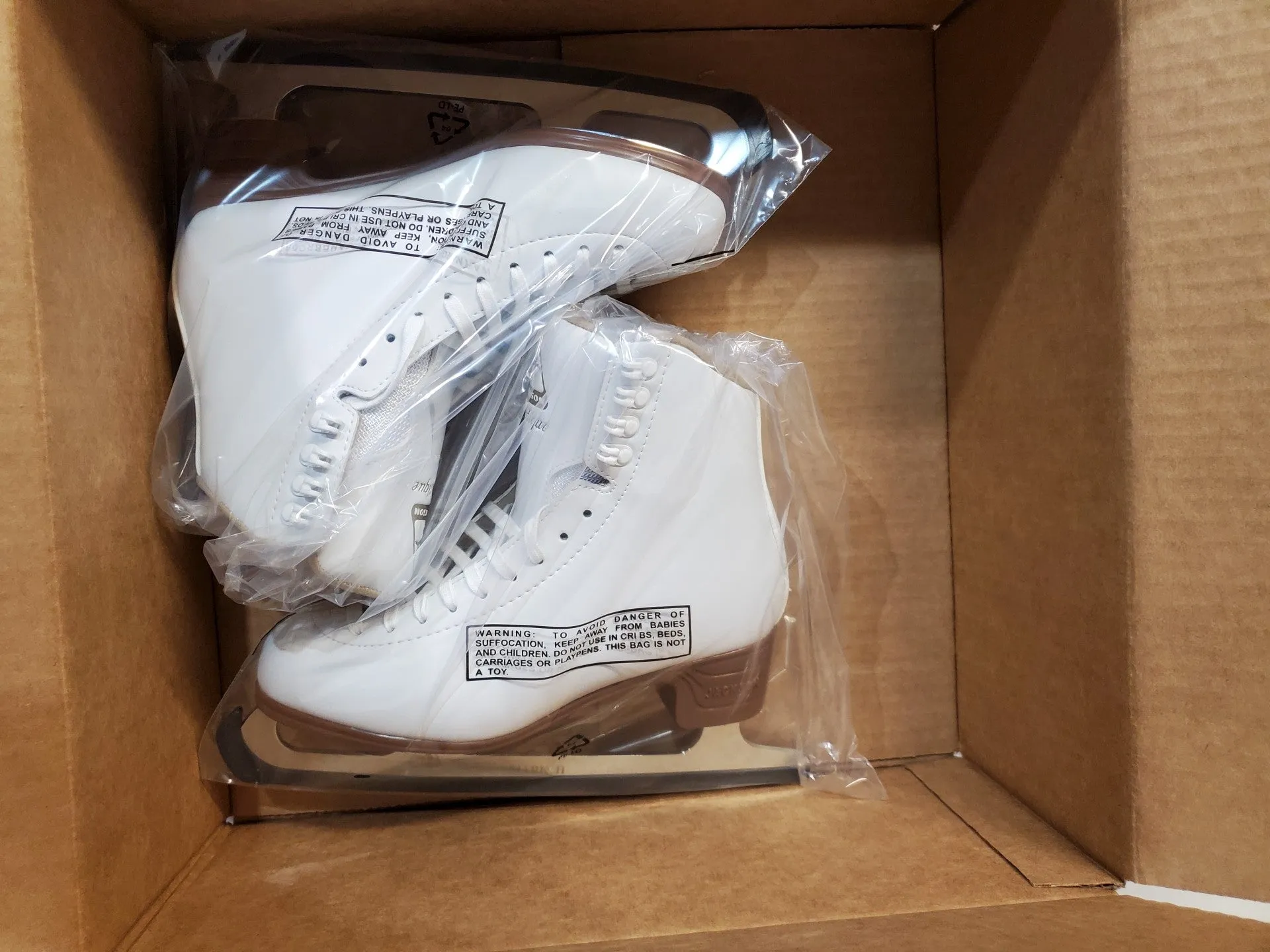 Jackson Mystique Womens Figure Skates (Size 7 NEW/Open Box)