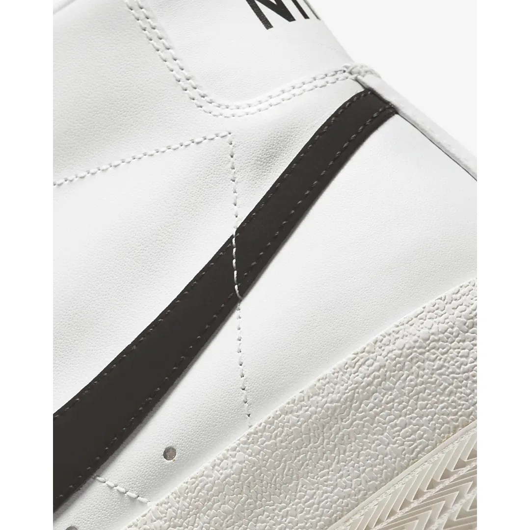 Nike Men's Blazer Mid '77 Vintage Shoes - White / Black