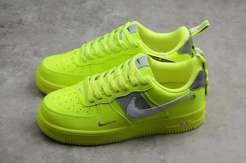 NikeWMNS Air Force 1 AF1 Utility - Volt