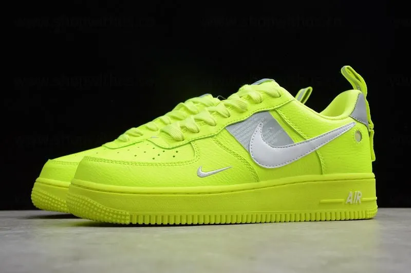 NikeWMNS Air Force 1 AF1 Utility - Volt