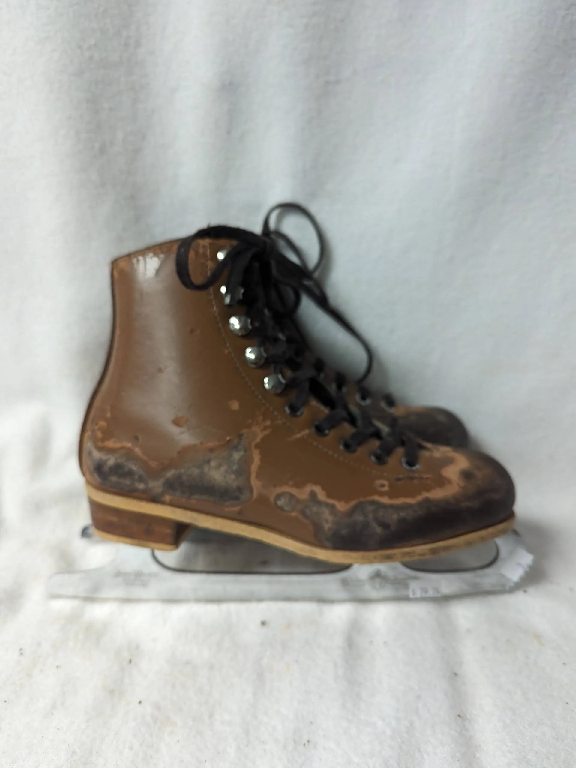 Rink Master Ice Skates Size 3 Color Brown Condition Used