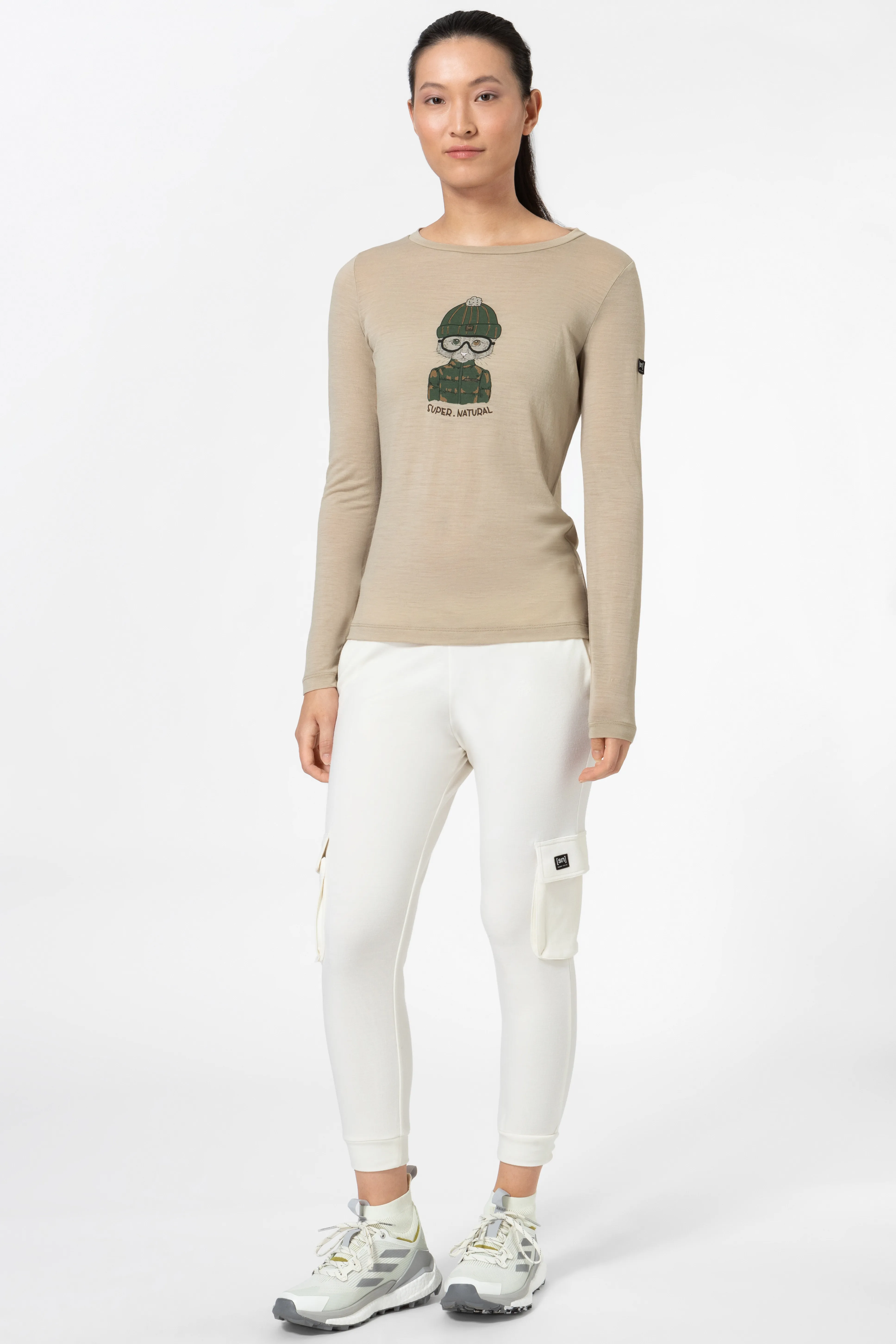 super.natural Women&#x27;s Snow Cat Long Sleeve White Pepper/Various | Buy super.natural Women&#x27;s Snow Cat Long Sleeve White Pepper/Various here | Outnorth