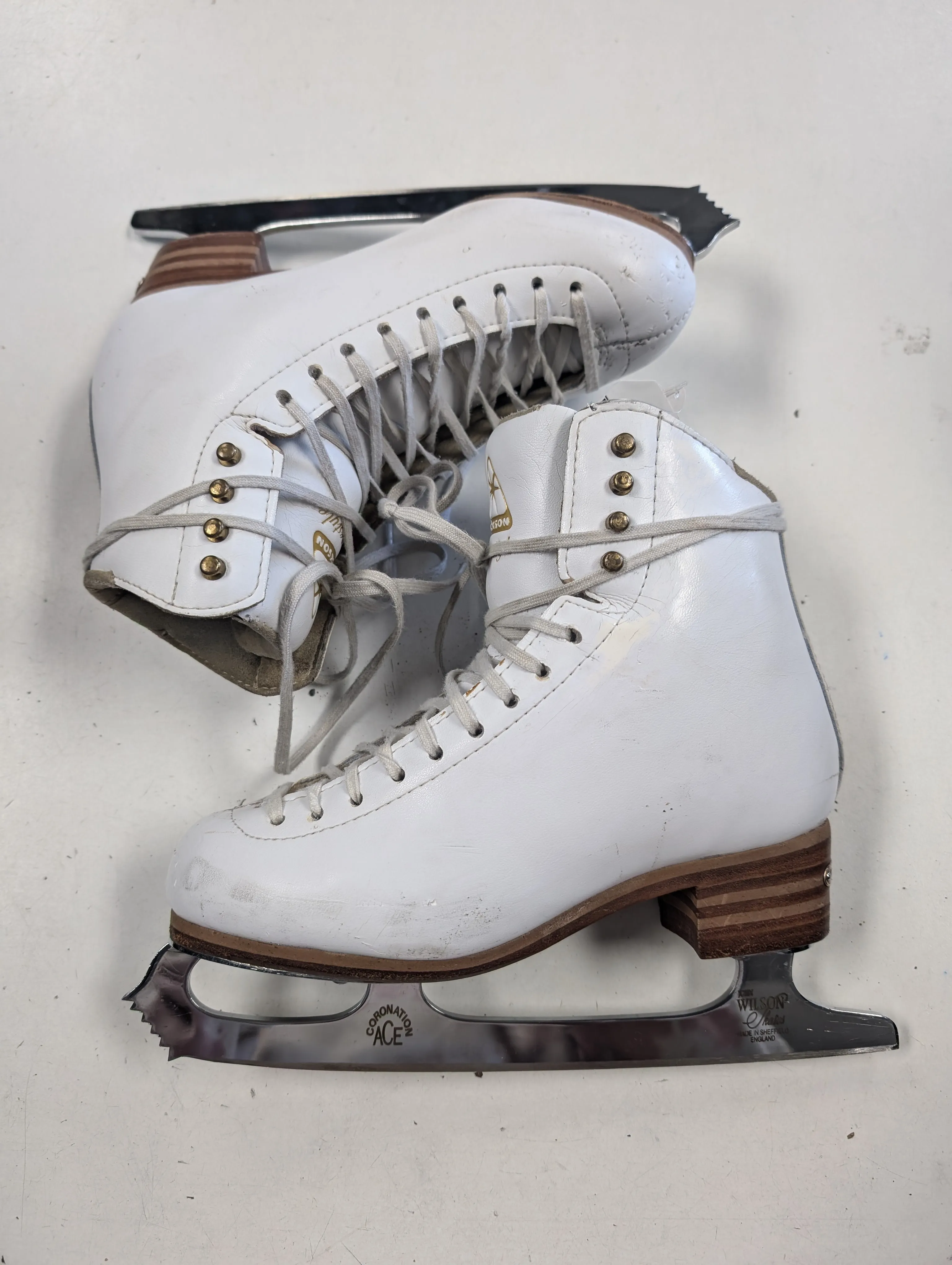 Used Jackson Freestyle Size 5 C Figure Skates