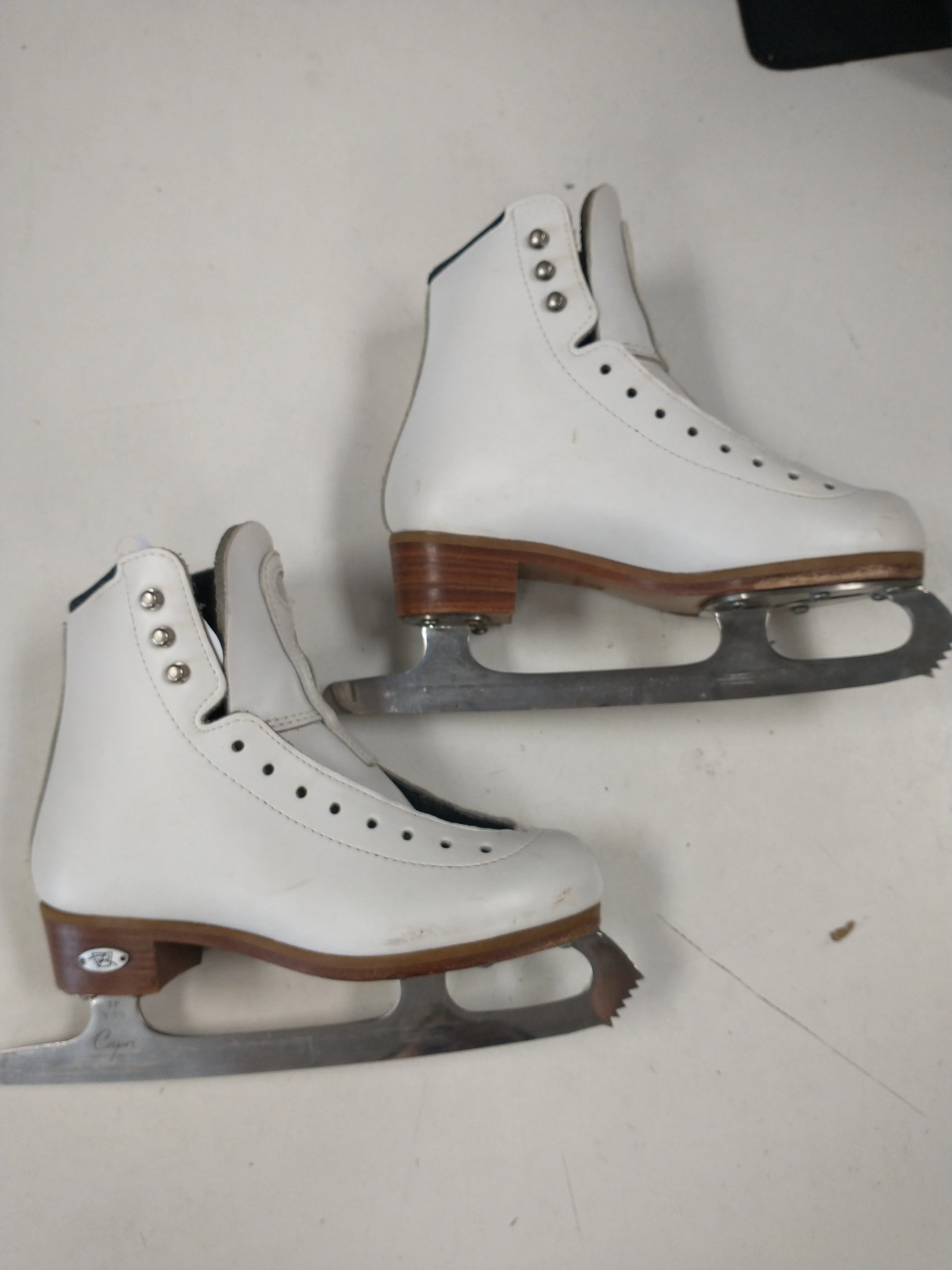 Used Riedell Stride Size 1.5 Figure Skates